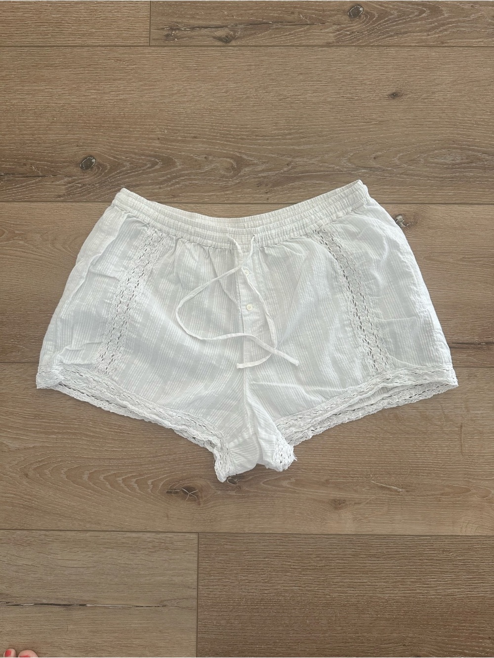 Love by Gap White Eyelet Lace Lounge Shorts M